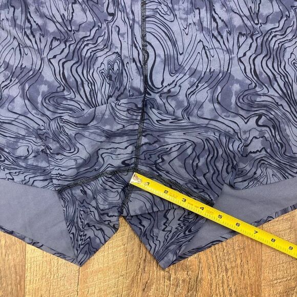 Athleta Run With It Printed 3.5" Shorts In‎ Fluidity Medieval Violet Swirl Sz 3X - Picture 9 of 10